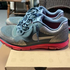 Nike Lunar Safari Red